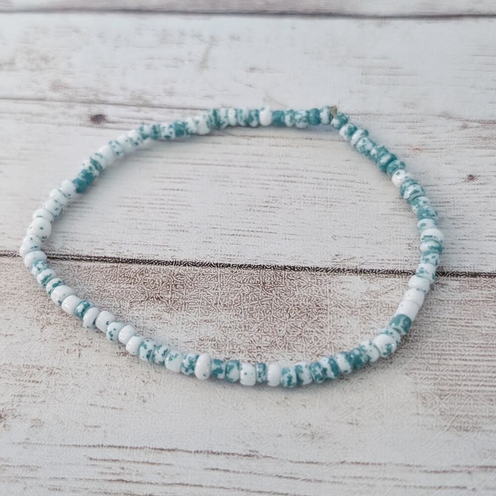Thin Teal Tones & White Beaded Stretch Bracelet